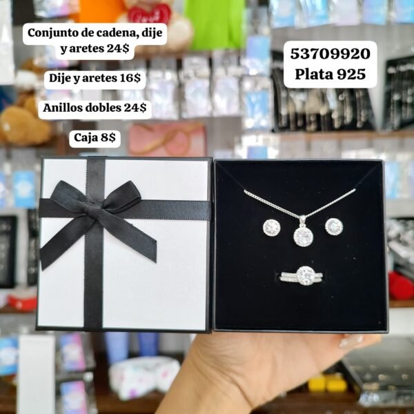 041 Conjunto. Los valores salen en la foto por separado. En USD o al cambio. Plata 925