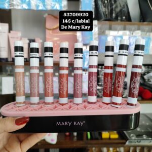 024 Labiales de At Play de Mary Kay Disponible. No es por encargo.