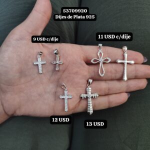 002 Dijes de cruz. Plata 925.