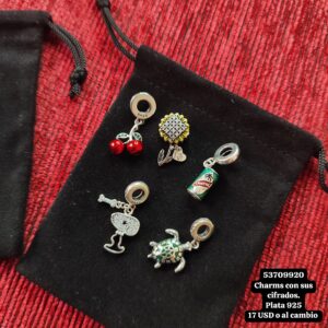 002 Muchos Charms. Debe darle click a la imagen para ver más... Todos con sus cifrados...