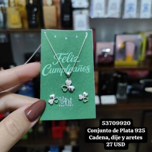 008 Conjunto de cadena, dije y aretes. USD o al cambio en cup. Plata 925