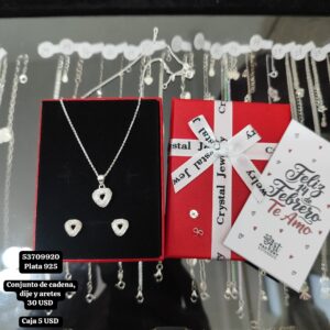 032 Conjunto de cadena, dije y aretes. USD o al cambio en cup. Plata 925
